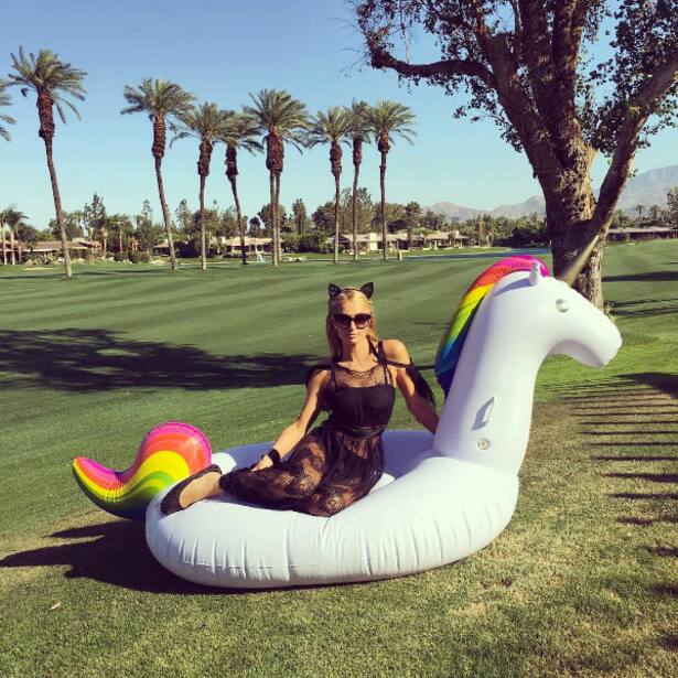 instatrend pool floats