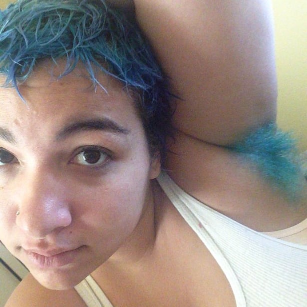 Achselhaare färben Trend Instagram Tumblr #DyedArmpit
