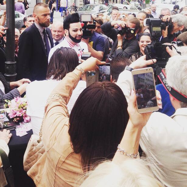 Schickeria-Blog Harald Glööckler Shop mit Promis Stars