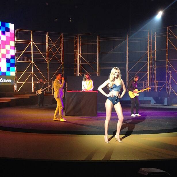 nora baldenweg fashion week paris