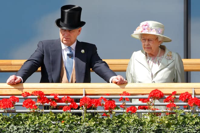 Prinz Andrew und Queen Elizabeth II.