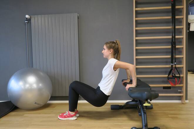 Sportübung für den die Beine