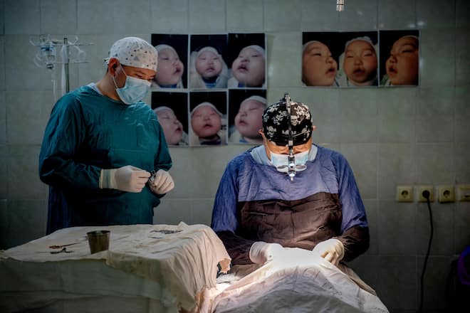 Reise mit Sarina und Felice Arnold nach Kirgistan, wo die Stiftung Zuversicht für Kinder in der Stadt Osh das Spital unterstützt. ©Corinne Glanzmann