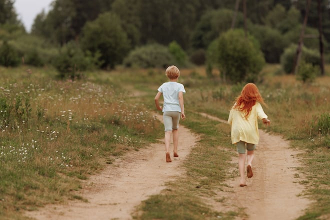 Kinder mit roten Haaren