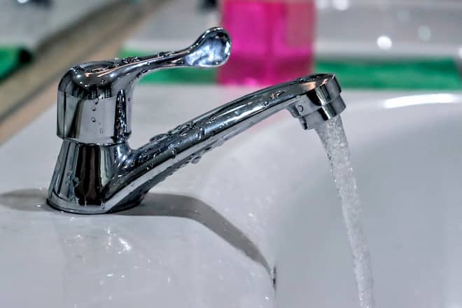 Mit Backpapier putzen