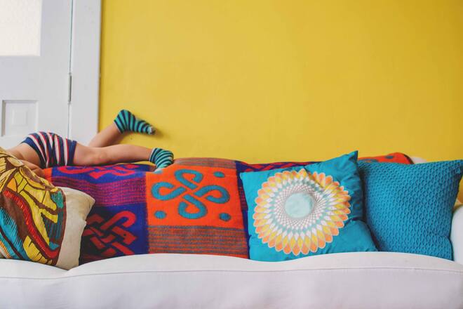 543346381 yellow wall