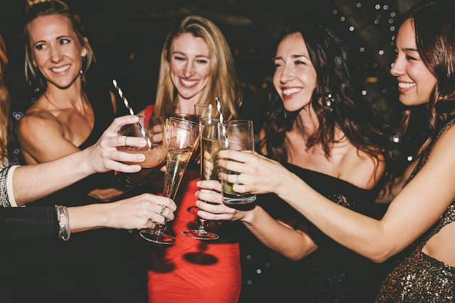 Anstossen in Festtage