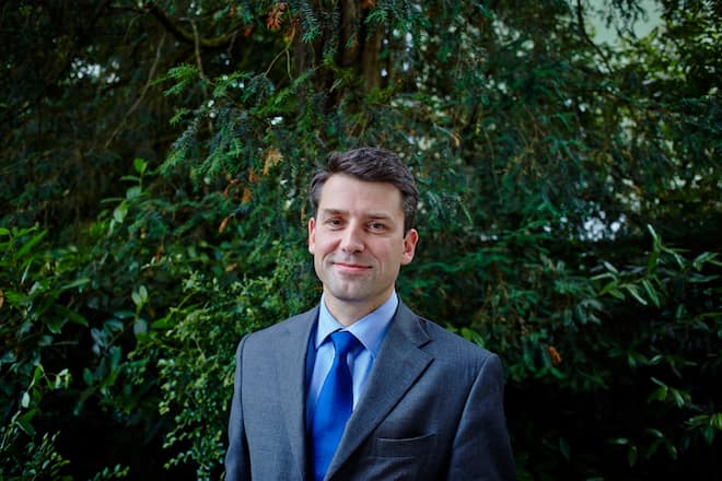 Dr. Gottfried Locher - Schweizer Pfarrer, Theologe und Professor. Präsident - Schweizerischer Evangelischer Kirchenbund.Â