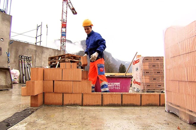 Luca Hänni arbeitet als Maurer.