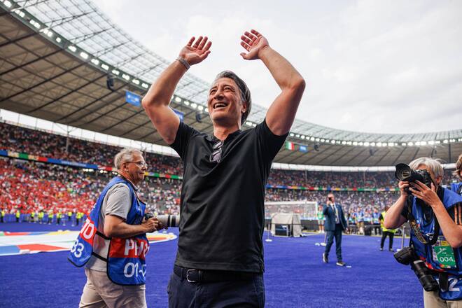 Switzerland Vs Italy in Berlin, Germany - 29 Jun 2024 Coach Murat Yakin celebrates during the UEFA EURO, EM, Europameisterschaft,Fussball 2024 Round of 16 game between national teams of Switzerland and Italy at Olympiastadion. Final score Switzerland 2:0 Italy. Berlin Germany Copyright: xMaciejxRogowskix/xSOPAxImagesx MROGOWSKI-36