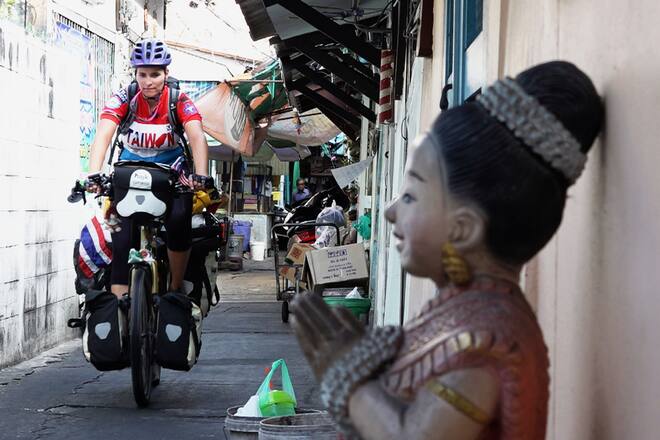 Jetzt oder NieWir begleiten die Spiezerin Maria Theresia Zwyssig bei ihrem Abenteuer mit dem Fahrrad von Spiez nach Nepal zu fahren. 2019Copyright: SRF