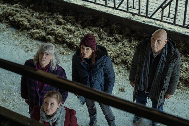 Barbara Grimm und Annina Euling, Schauspielerinnen, Wilder 4. Staffel, Filmszene, SI 01/2022