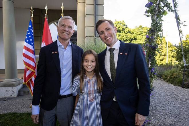 Scott C. Miller, US-Botschafter; Tim Gill, Ehemann; Nichte Party neuer US-Botschafter Scott C. Miller in Bern