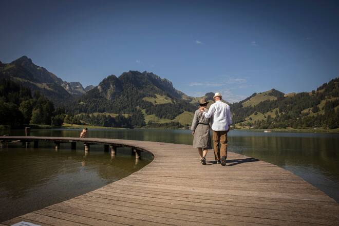 Wanderung der SI und Illustrée mit Bundespräsident 2018 Alain Berset und seiner Frau Muriel in Schwarzsee, Fribourg. © Kurt Reichenbach