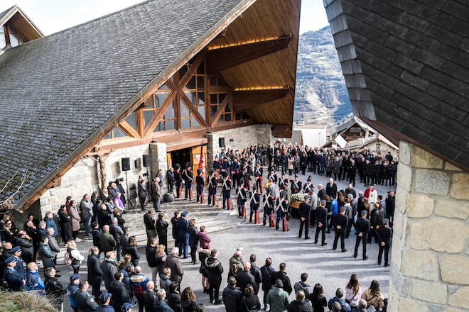 Accident et drame de la Tête Blanche. 5 membres de la famille Moix sont morts en montagne lors d'un entrainement pour la Patrouille de Glaciers. 16.03.2024 Eglise Vex Enterrement du commandant de Police Marc Moix. Photos Darrin Vanselow / L'illustre © 2024