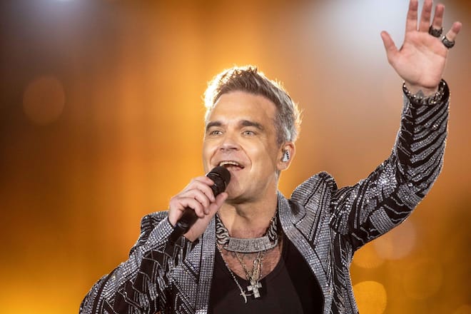 Robbie Williams live on stage in Munich, Germany, Aug. 27, 2022 26.08.2022, Muenchen, GER, Bavaria Sounds, Muenchen, ROBBIE WILLIAMS, im Bild Robbie Williams, Konzert, Pressefoto Scharinger © 2022, PhotoCredit D. Scharinger