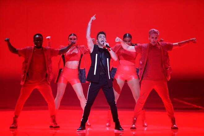 epa07582809 Contestant Luca Haenni (C) of Switzerland performs 'She Got Me' during the Grand Final of the 64th annual Eurovision Song Contest (ESC) at the Expo Tel Aviv, in Tel Aviv, Israel, 18 May 2019. EPA/ABIR SULTAN