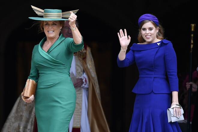WINDSOR, ENGLAND - OCTOBER 12: Sarah, Duchess of York and Princess Beatrice arrive ahead of the wedding of Princess Eugenie of York and Mr. Jack Brooksbank at St. George's Chapel on October 12, 2018 in Windsor, England. (Photo by Toby Melville - WPA Pool/Getty Images)