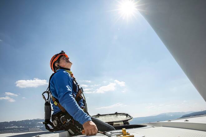 Mont Soleil Mont Crosin Cedric Zbinden Pierre Berger GRUEN BKW Swiss Energypark Windkraft