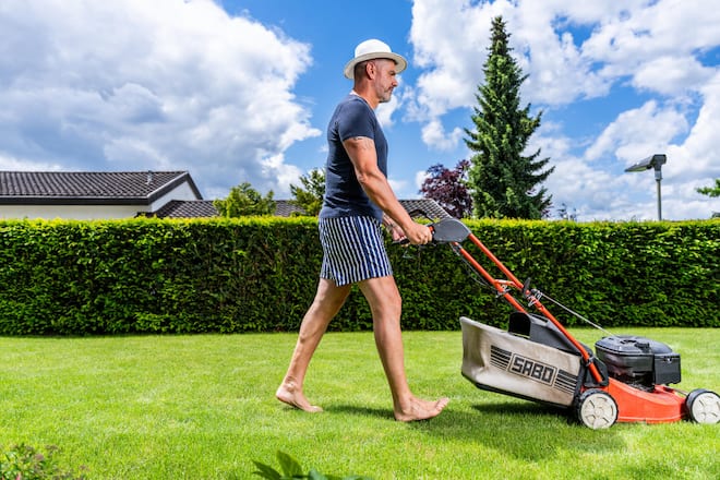 Foto: Joseph Khakshouri 27.05.2024 Pascal Zuberbühler zuhause in seinem Garten Zubi wird für die SI über die EM eine Kolumne schreiben Wallisellen (ZH)