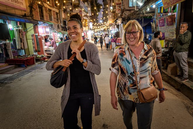 SRK Projektbesuche in Nepal im Distrikt Dang Deukhuri. SRK Botschafterin Munjinga Kambundji mit ihrer Mutter Ruth Kambunji in der Hauptstadt Kathmandu. September 2022 Bild © Remo Naegeli