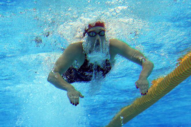 Best-Of Olympia 2012 Gemma Lowe 200m Delfin