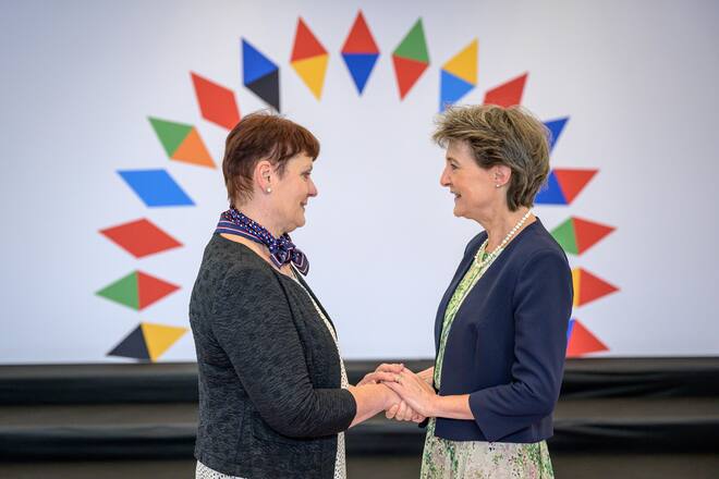 Bundesraetin Simonetta Sommaruga ist anlaesslich des EU Umweltministertreffen nach Prag gereist. Tschechischen Umweltministerin Anna Hubackova. Bild © Remo Naegeli