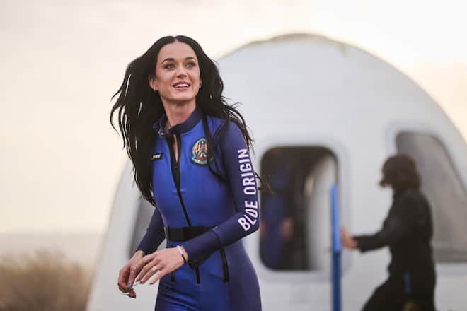 epa12032410 A handout photo made available by Blue Origin shows US singer Katy Perry after being aboard Blue Origin?s New Shepard NS-31 rocket on a short mission into orbit after taking off from Launch Site One in Van Horn, Texas, USA, 14 April 2025. This is the eleventh flight with passengers on board and the first all-female flight crew launched by Blue Origin, a company founded by former Amazon CEO Jeff Bezos. EPA/HANDOUT / BLUE ORIGIN HANDOUT HANDOUT EDITORIAL USE ONLY/NO SALES