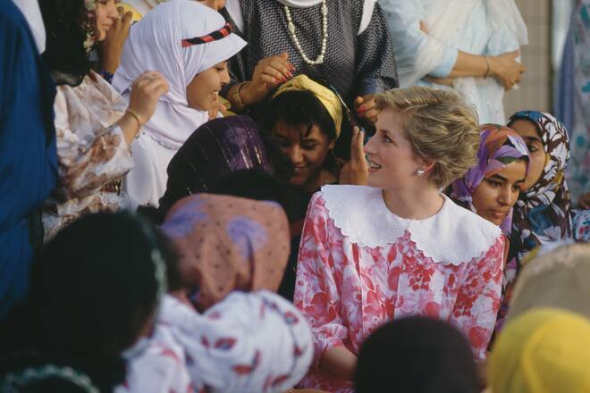 Diana, Princess of Wales (1961 - 1997) visits Sultan Qaboos University in Muscat, Oman, wearing a dress by Paul Costelloe, 12th November 1986. (Photo by Jayne Fincher/Princess Diana Archive/Getty Images)