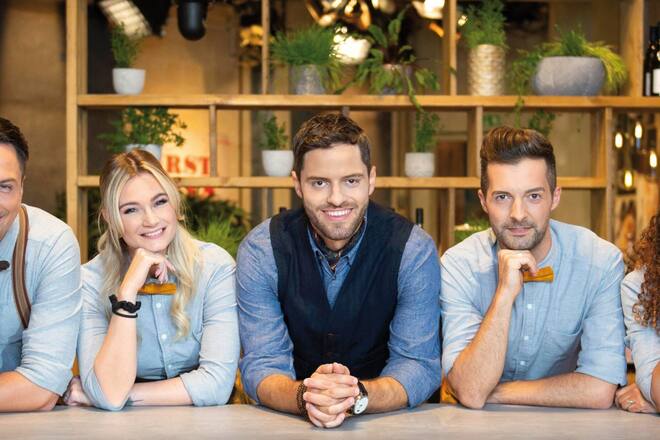 Maximilian Baumann mit seinem «First Dates»-Team