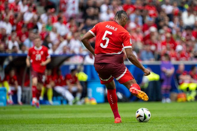 Foto: Toto Marti, 15.6.2024, Köln: Fussball EM Deutschland 2024, 1. Gruppenspiel: Ungarn - Schweiz 1:3. Manuel Akanji (SUI).
