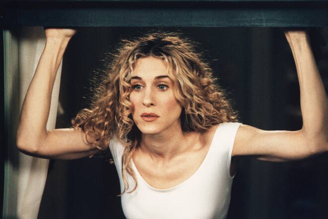 SEX AND THE CITY, Sarah Jessica Parker, Season 1, 1998-2004. HBO/ Courtesy: Everett Collection HBO/Courtesy Everett Collection ACHTUNG AUFNAHMEDATUM GESCHÄTZT PUBLICATIONxINxGERxSUIxAUTxONLY Copyright: xHBO/CourtesyxEverettxCollectionx TCDSEAN EC062