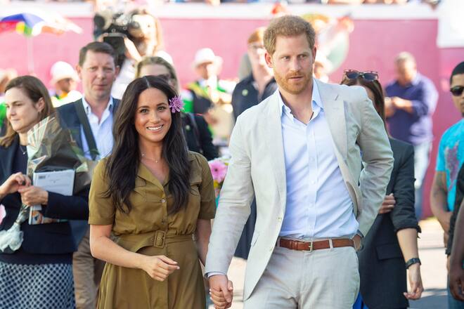 CAPE TOWN, SOUTH AFRICA - SEPTEMBER 24: (UK OUT FOR 28 DAYS) Prince Harry, Duke of Sussex and Meghan, Duchess of Sussex attend Heritage Day public holiday celebrations in the Bo Kaap district of Cape Town, during the royal tour of South Africa on September 24, 2019 in Cape Town, South Africa. (Photo by Pool/Samir Hussein/WireImage)