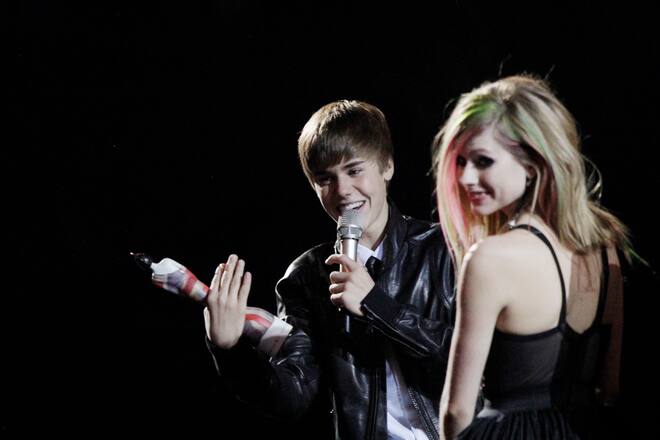 Brit Awards 2011 Justin Bieber Avril Lavigne