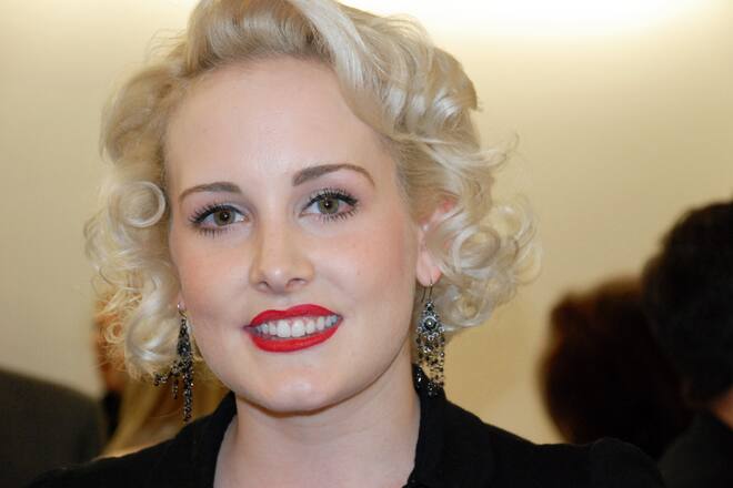 schönheitsOP zoe scarlett