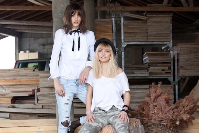 Ronja Furrer Shooting mit Schwester Fiona, Pferd und Hund