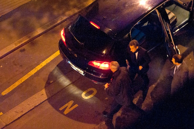 Sarkozy_Baby_vor Krankenhaus