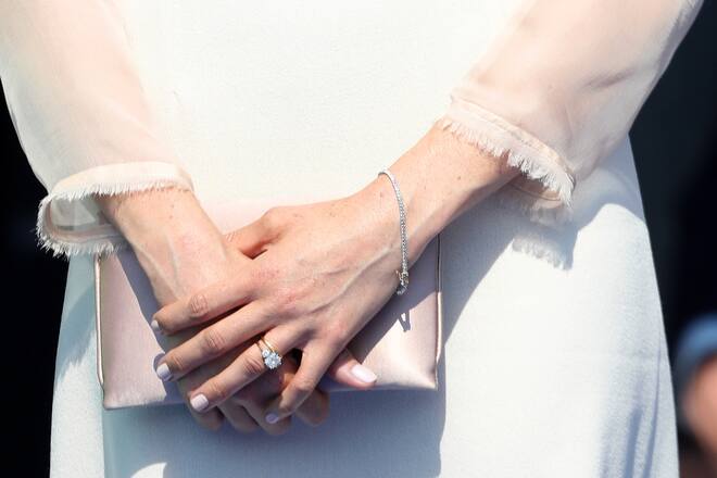LONDON, ENGLAND - MAY 22: (EDITORS NOTE: Retransmission of #961397372 with alternate crop.) Meghan, Duchess of Sussex, jewellery detail, attends The Prince of Wales' 70th Birthday Patronage Celebration held at Buckingham Palace on May 22, 2018 in London, England. (Photo by Chris Jackson/Chris Jackson/Getty Images)