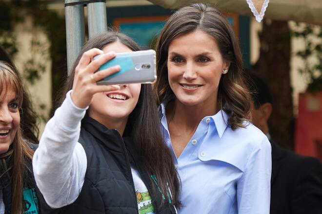 MOAL, SPAIN - OCTOBER 20: Queen Letizia of Spain visits Moal village on October 20, 2018 in Cangas de Narcea, Spain. Moal has been honoured as the 2018 Best Asturian Village on October 20, 2018 in Moal, Spain. (Photo by Carlos R. Alvarez/WireImage)