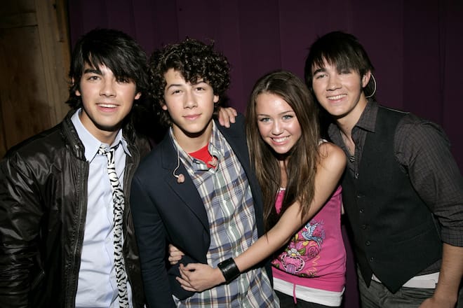 Joe Jonas Nick Jonas Kevin Jonas Miley Cyrous