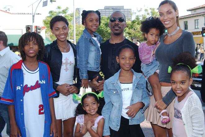 Eddie Murphy, wife Nicole and family during "Shrek 2" Los Angeles Premiere - Green Carpet at Mann Village Theatre in Westwood, California, United States. (Photo by Jon Kopaloff/FilmMagic)