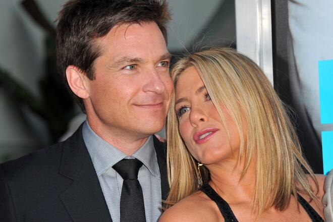 HOLLYWOOD, CA - JUNE 30: Actors Jason Bateman (L) and Jennifer Aniston arrive at the premiere of Warner Bros. Pictures' "Horrible Bosses" at Grauman's Chinese Theatre on June 30, 2011 in Hollywood, California. (Photo by Alberto E. Rodriguez/Getty Images)