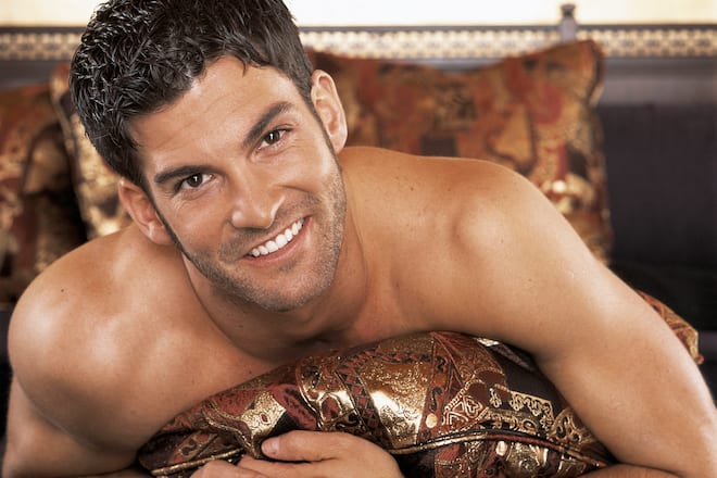 Tobias Rentsch wurde 2001 zum Mister gewählt. Nach seinem Amtsjahr wurde es ruhig um den Berner – bis er 2015 als TV-Bachelor Rosen verteilte. Aktuell ist Rentsch Single und arbeitet als Klubbesitzer in St. Gallen. Er geht ins Fitness, fährt Mountainbike, Snowboard, spielt Gitarre und singt.