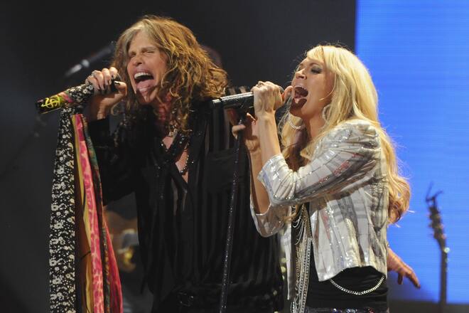 Steven Tylen und Carrie Underwood, Super Bowl 2012