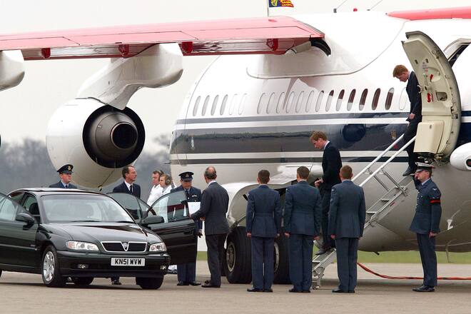 Rückkehr von Prinz William, Prinz Harry und King Charles III. aus den Skiferien.