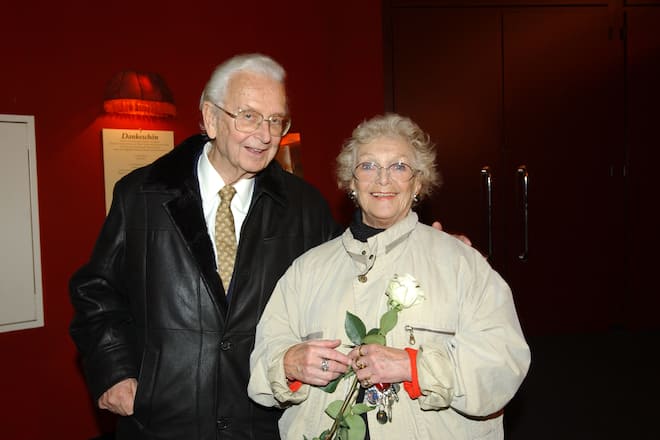 Die Schauspielkollegen Walter Roderer und Stephanie Glaser.
