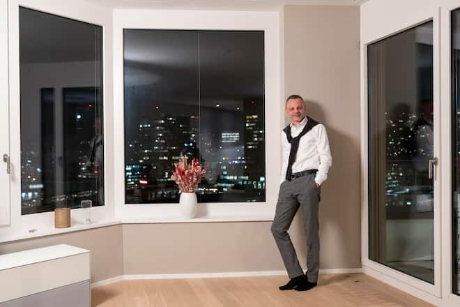 Hans-Ueli Vogt, Bundesratspräsident, in seiner Wohnung im Industriequartier in Zürich