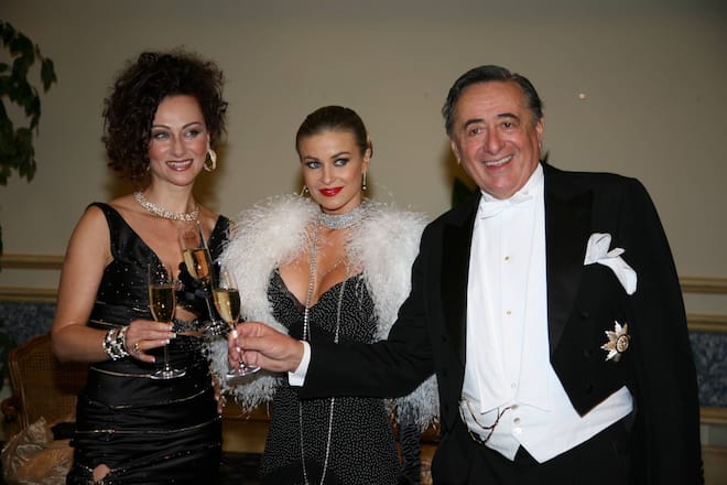 Opernball 2006: Richard Lugner stösst mit Stargast Carmen Electra und seiner Ex-Frau Christina «Mausi» Lugner