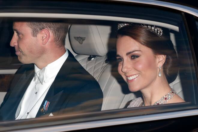 LONDON, UNITED KINGDOM - JULY 12: (EMBARGOED FOR PUBLICATION IN UK NEWSPAPERS UNTIL 48 HOURS AFTER CREATE DATE AND TIME) Prince William, Duke of Cambridge and Catherine, Duchess of Cambridge attend a State Banquet at Buckingham Palace on day 1 of the Spanish State Visit on July 12, 2017 in London, England. This is the first state visit by the current King Felipe and Queen Letizia, the last being in 1986 with King Juan Carlos and Queen Sofia. (Photo by Max Mumby/Indigo/Getty Images)