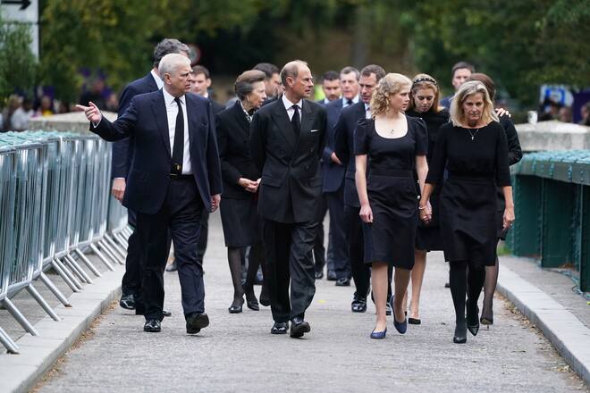 Die royale Familie auf dem Weg zum Gedenkgottesdienst.